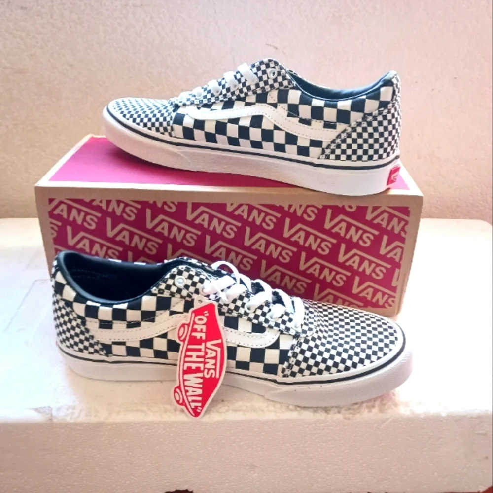 Vans - Picture 4 of 4